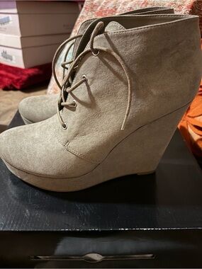 Women's Suede Lace-Up Wedge Booties in Light Taupe